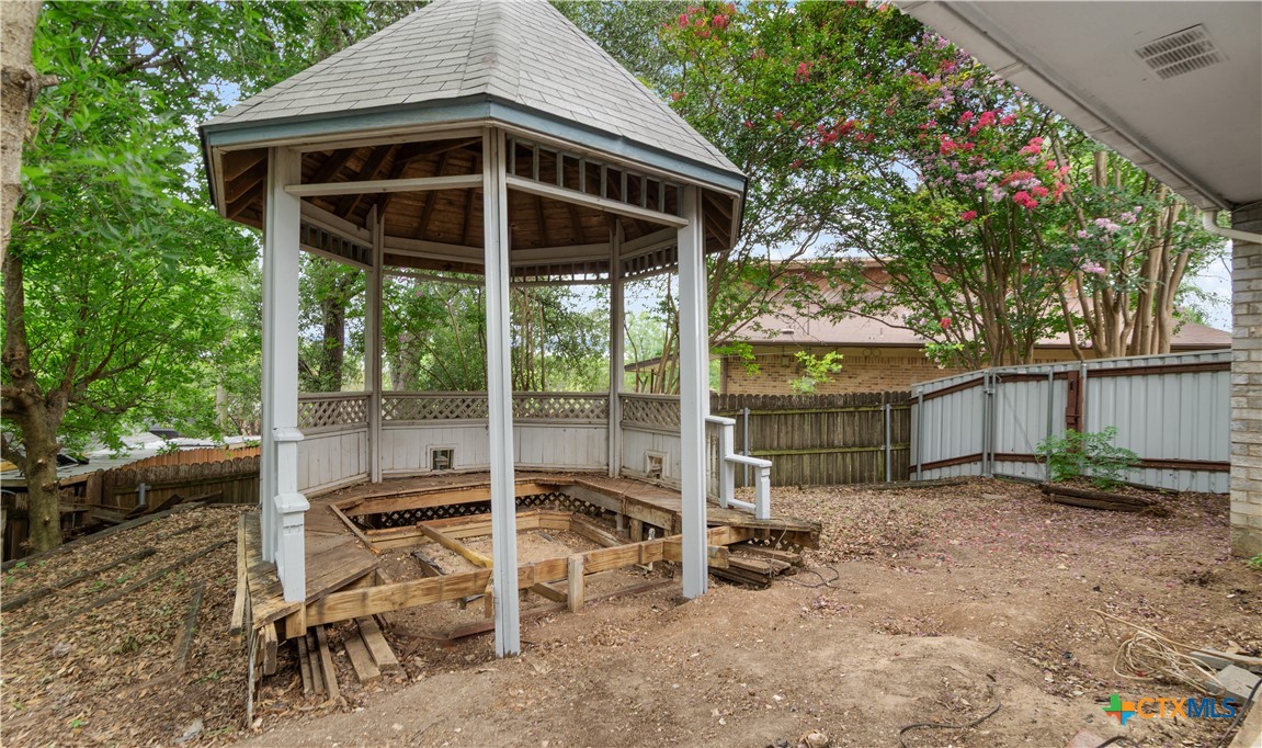 1606 Cedar Oaks Lane