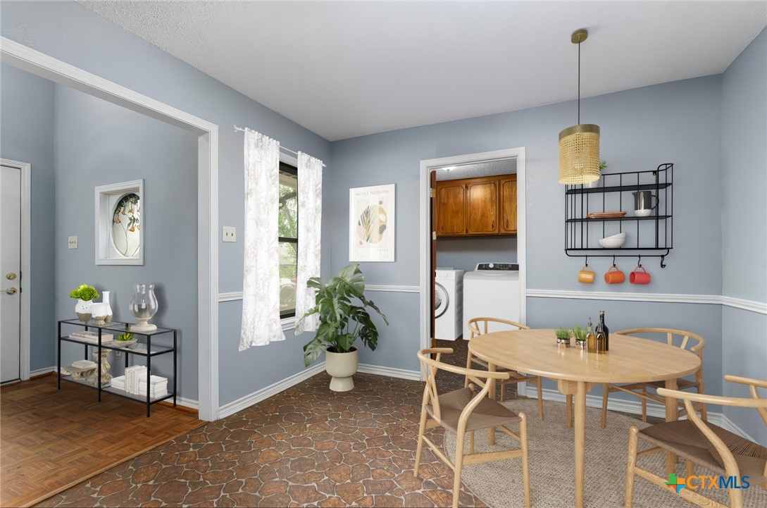 1606 Cedar Oaks Lane