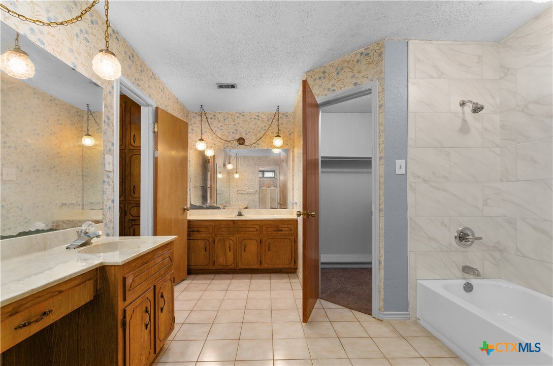 1606 Cedar Oaks Lane