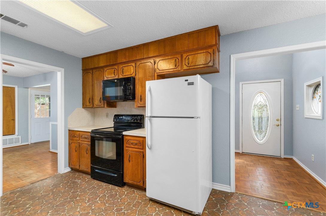 1606 Cedar Oaks Lane