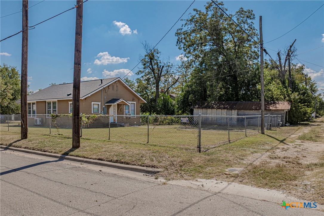 1202 S 7th Street