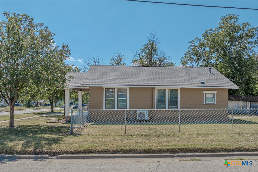 1202 S 7th Street