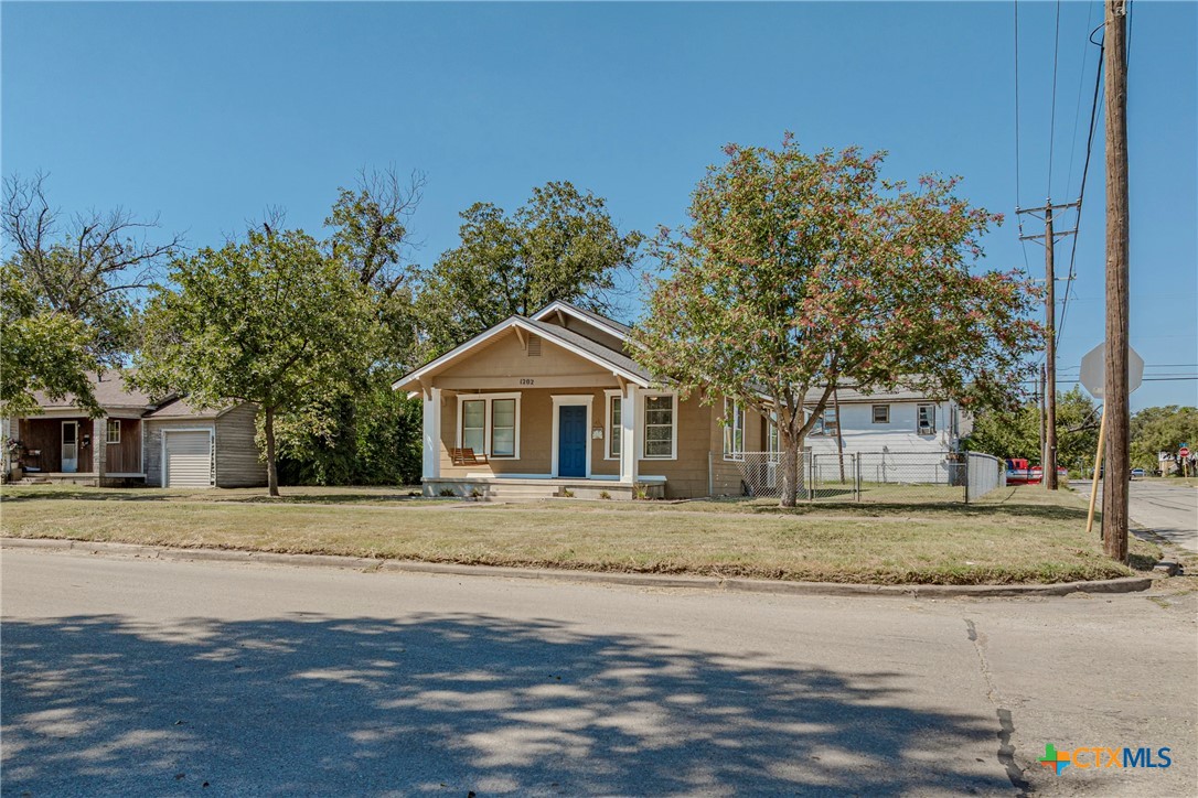 1202 S 7th Street