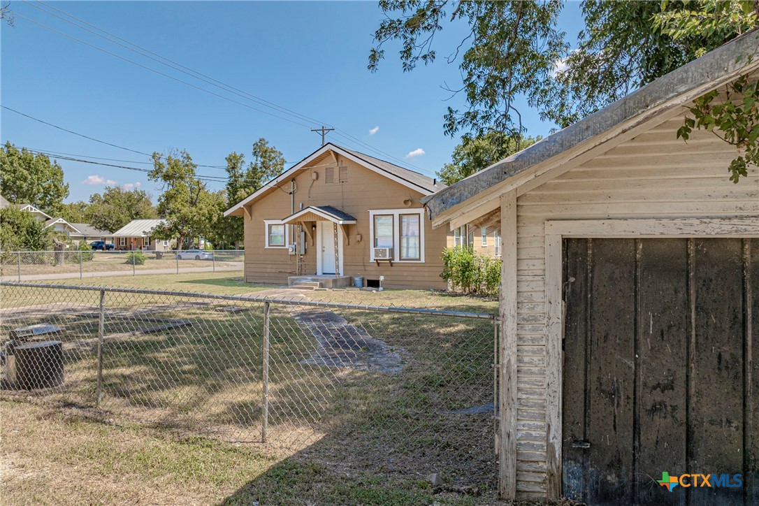 1202 S 7th Street