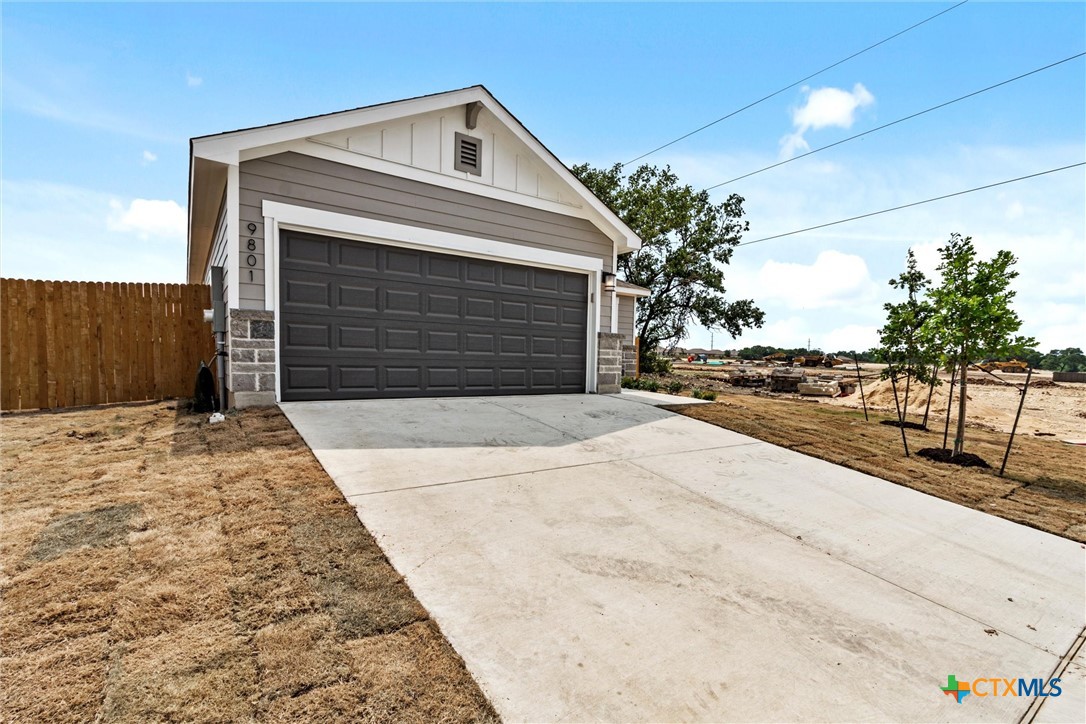 9816 Maradon Cove