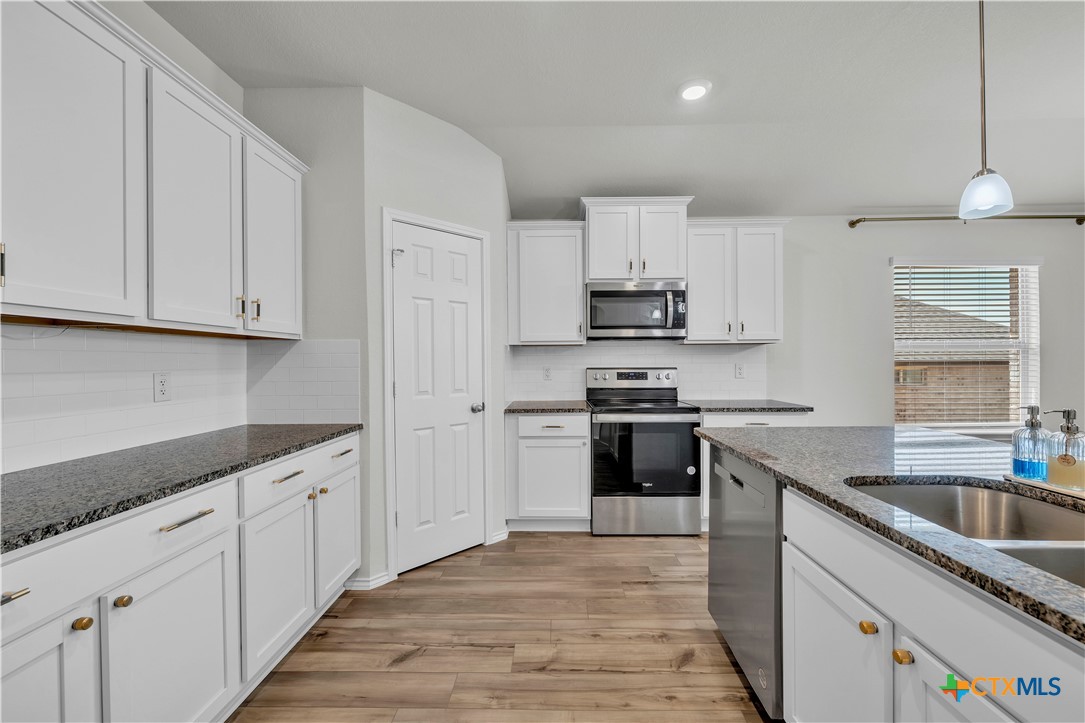 2420 Elba DR