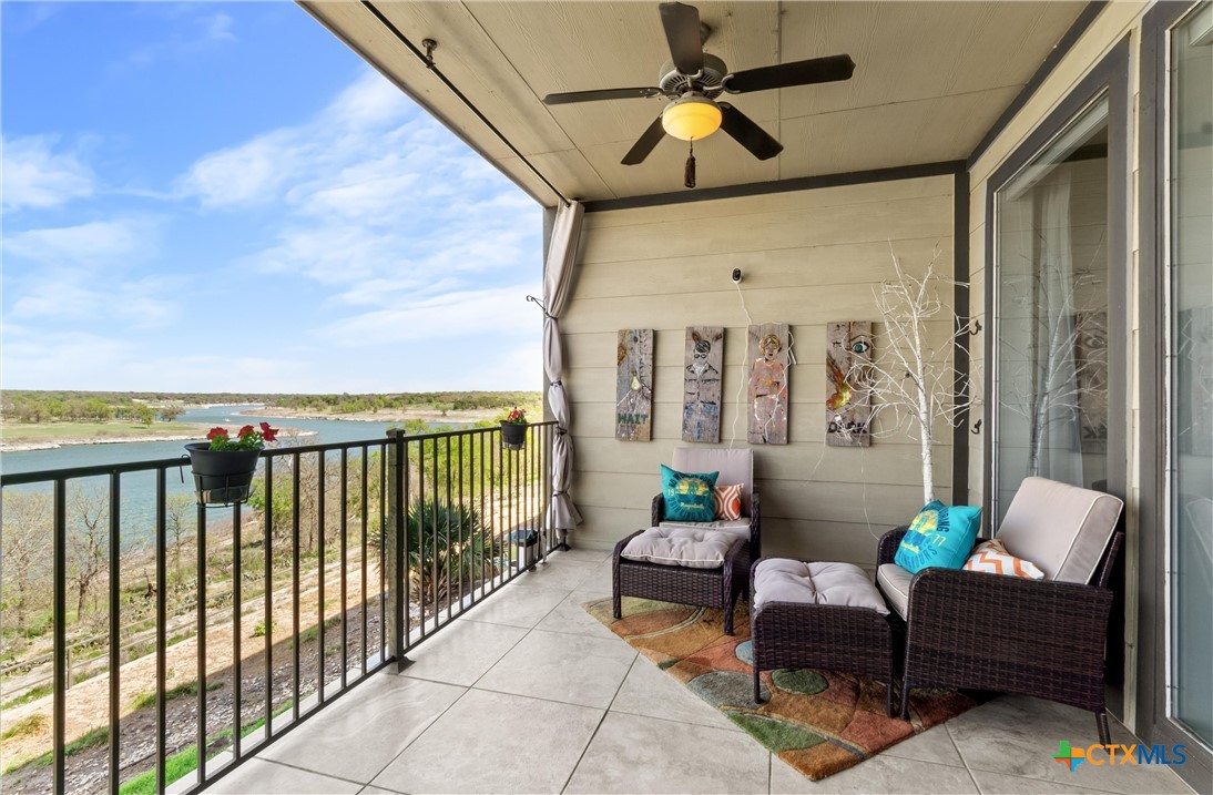 "THE OASIS" Luxury Condo! 130 Sobrante Rd #209