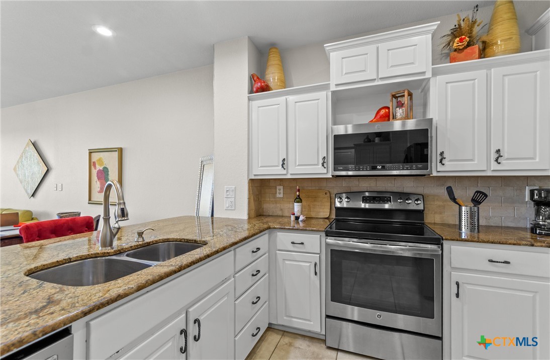 "THE OASIS" Luxury Condo! 130 Sobrante Rd #209