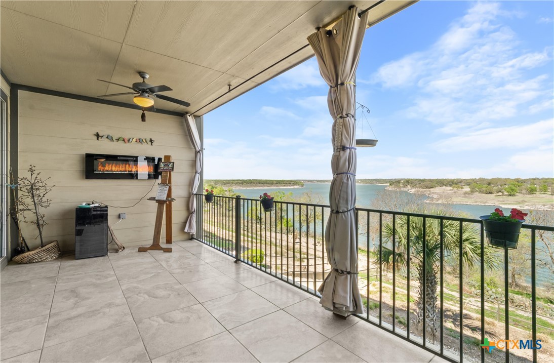 "THE OASIS" Luxury Condo! 130 Sobrante Rd #209