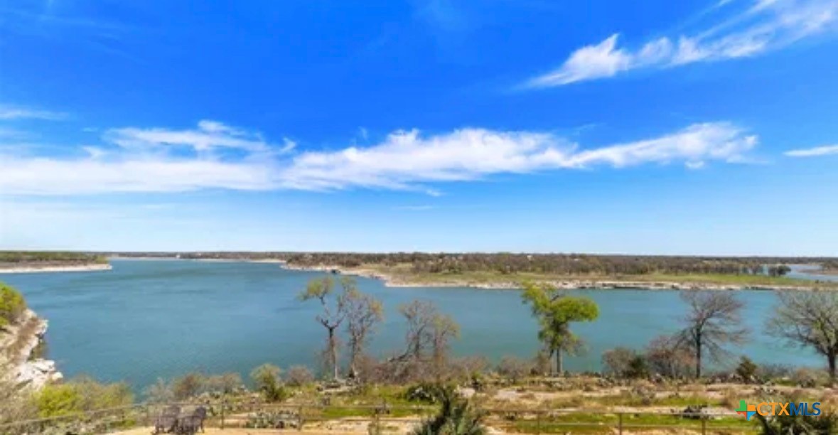 "THE OASIS" Luxury Condo! 130 Sobrante Rd #209