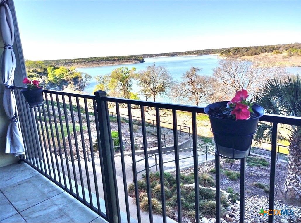 "THE OASIS" Luxury Condo! 130 Sobrante Rd #209