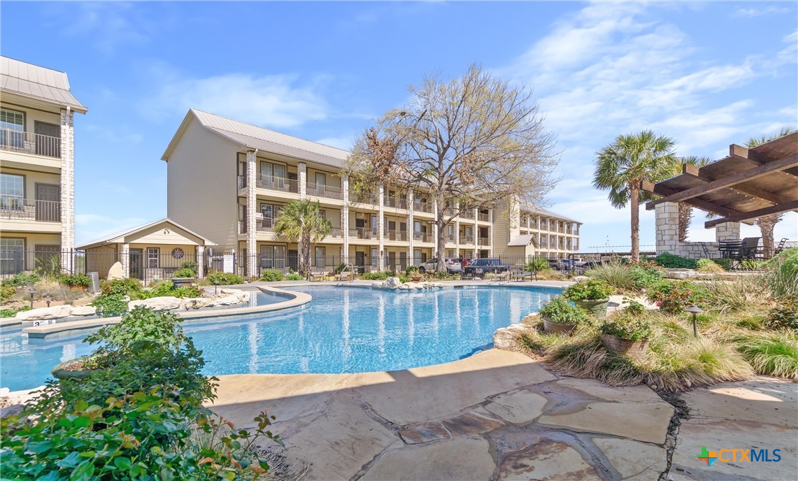 "THE OASIS" Luxury Condo! 130 Sobrante Rd #209