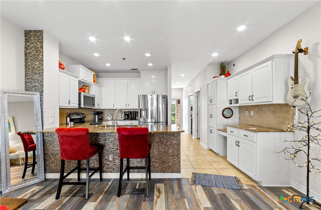 "THE OASIS" Luxury Condo! 130 Sobrante Rd #209