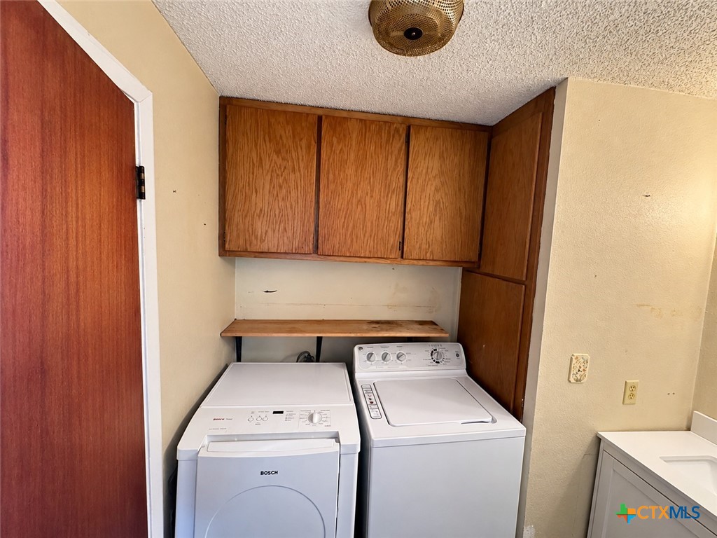 4040 Leila Lane