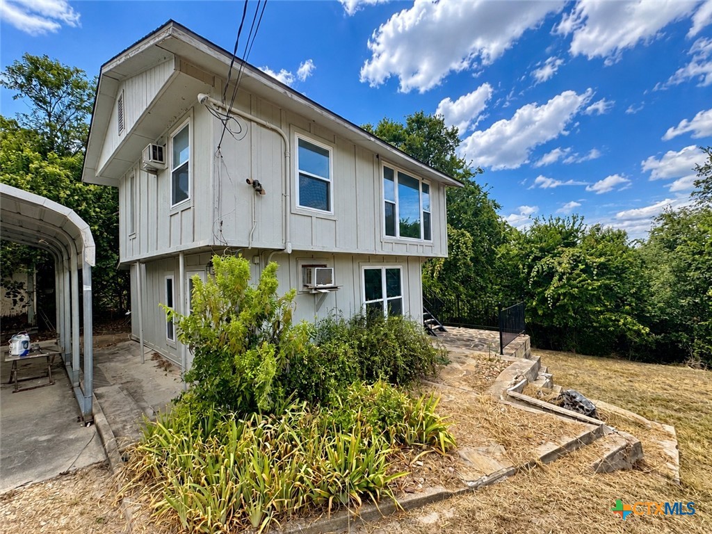 4040 Leila Lane
