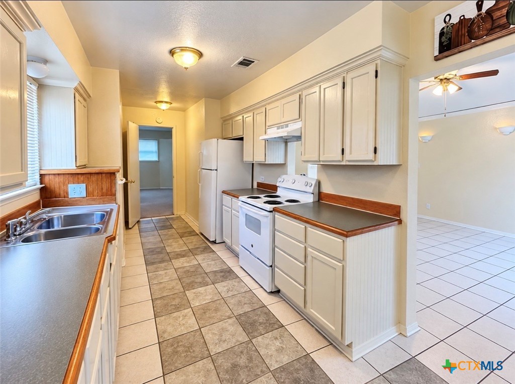 2204 Lazy Ridge
