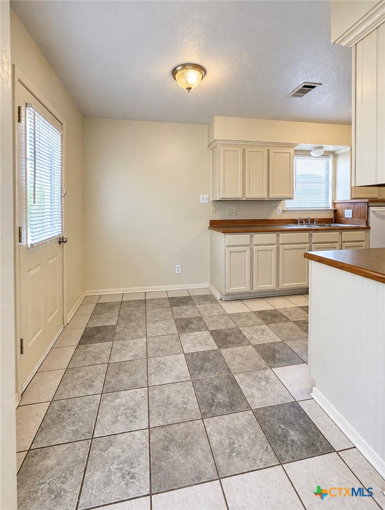 2204 Lazy Ridge