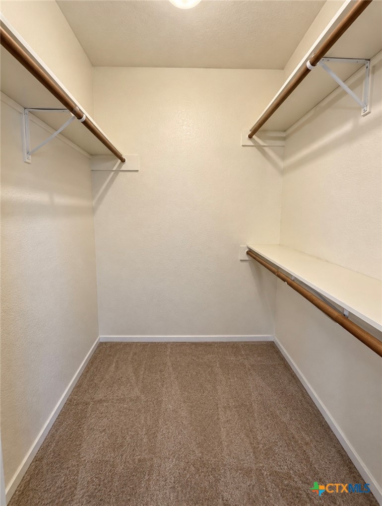 2204 Lazy Ridge