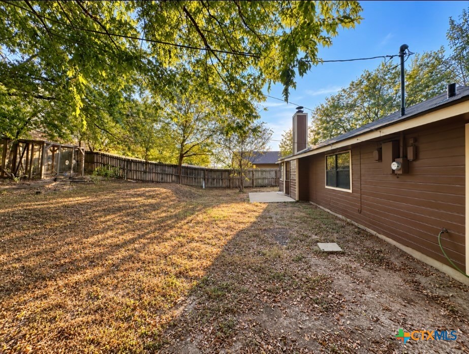 904 Hackberry St
