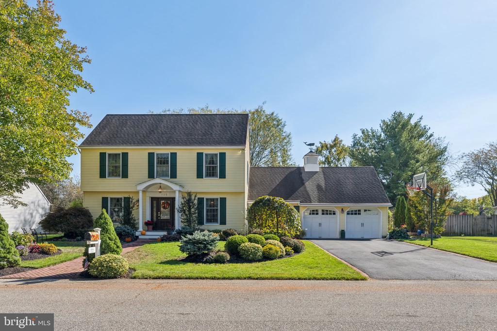 135 HICKORY LANE