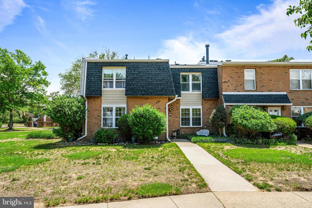 2054 HARBOUR DRIVE
