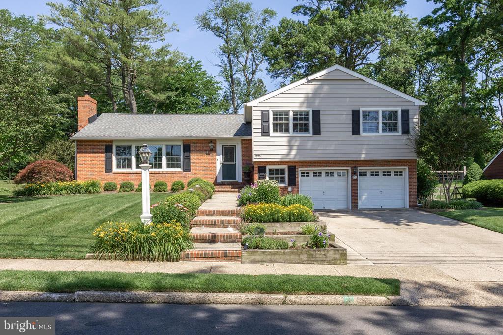 295 CRESCENT AVENUE