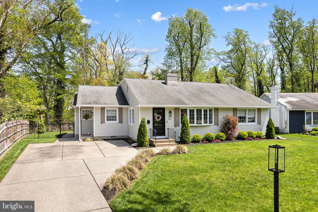 811 EDGE PARK DRIVE