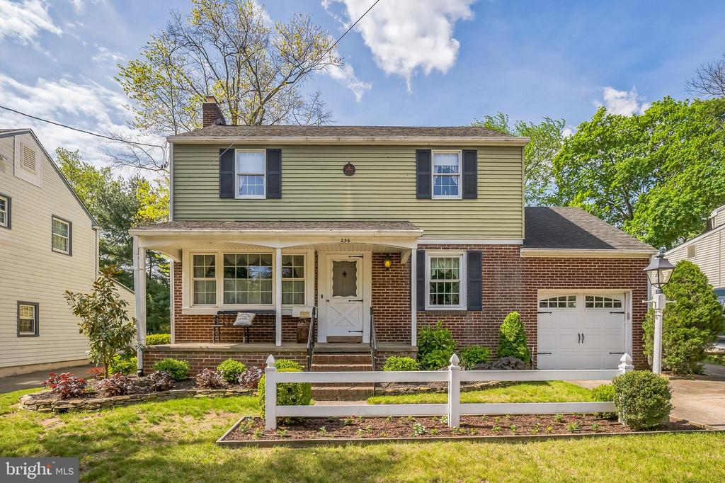 256 CRYSTAL TERRACE