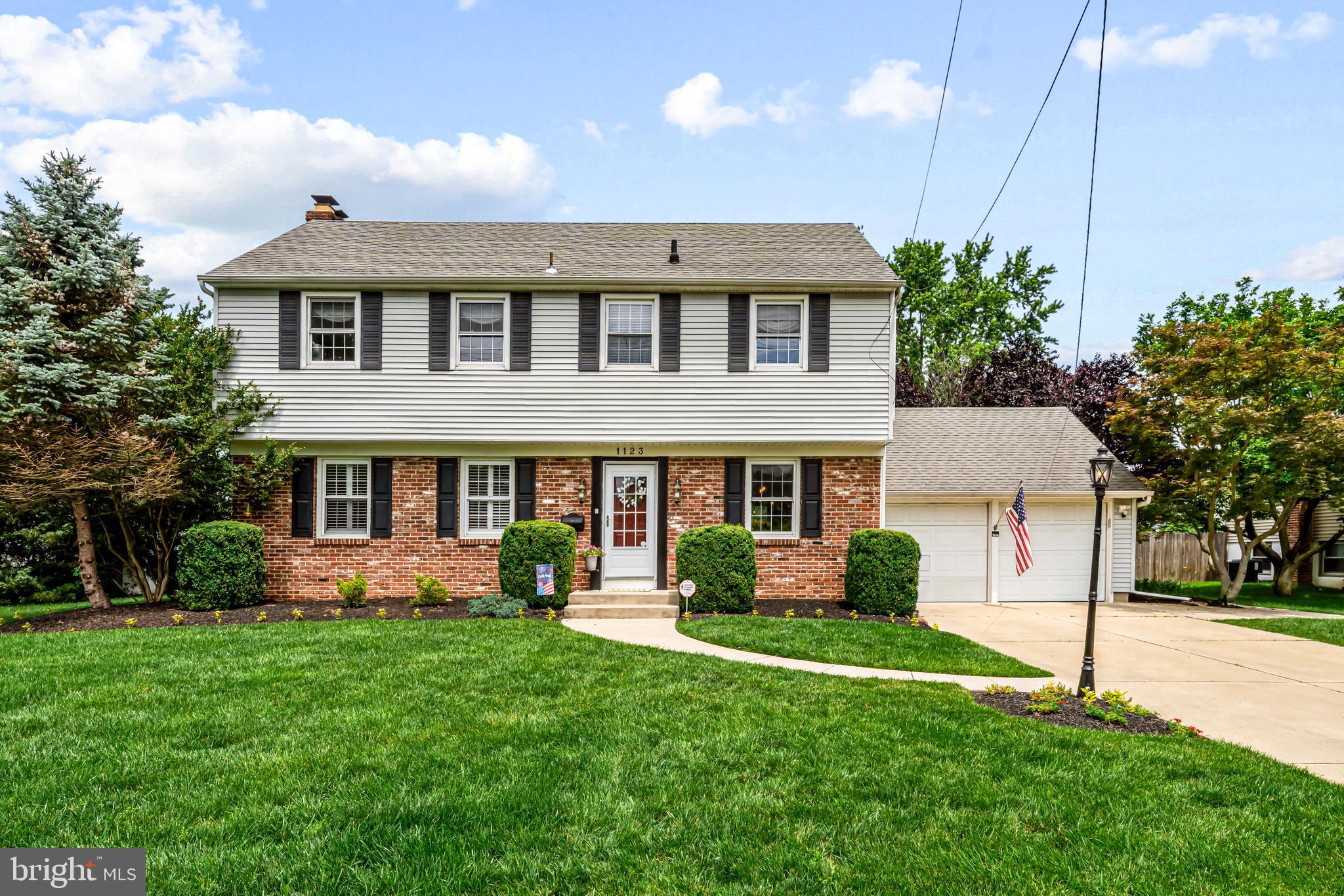 1123 GREENBRIAR ROAD