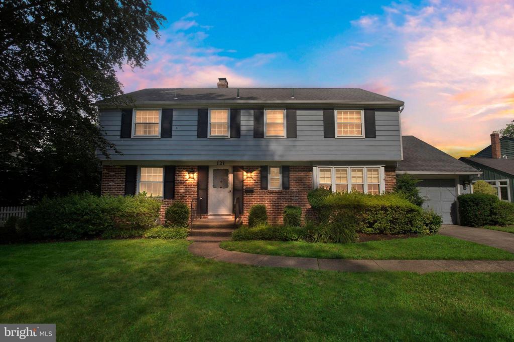 121 ROCKINGHAM ROAD