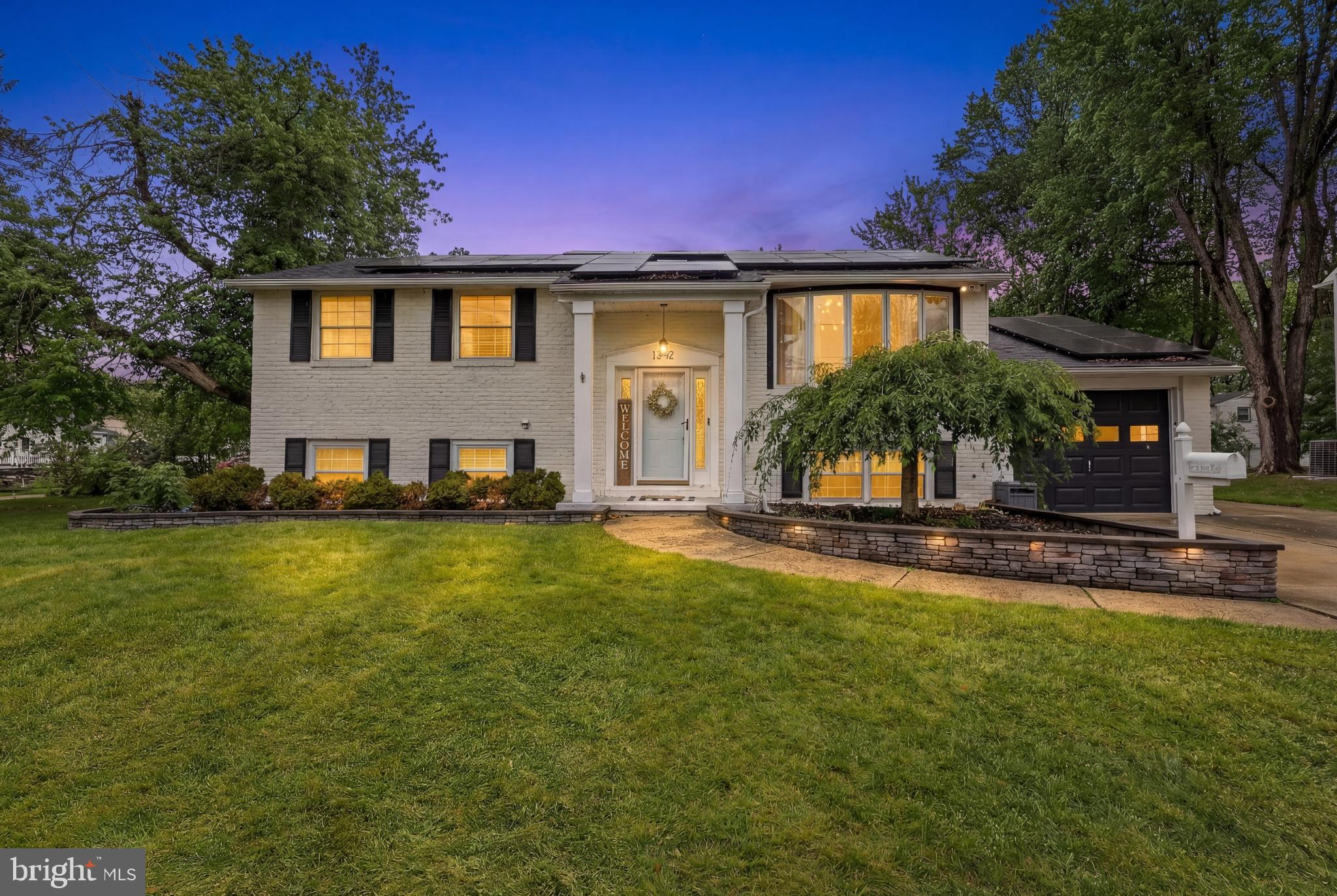 1502 HILLSIDE DRIVE