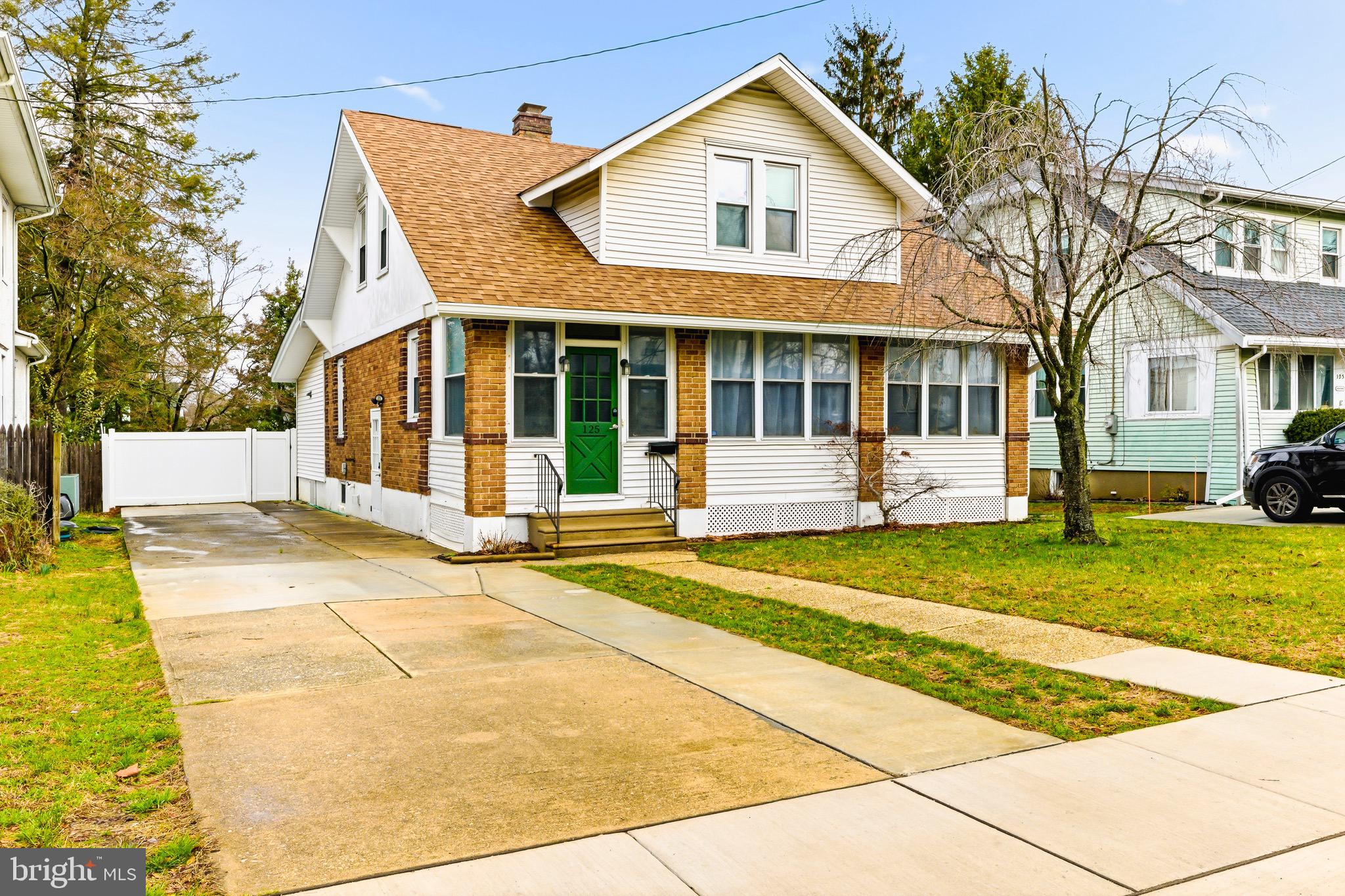125 W KINGS HIGHWAY