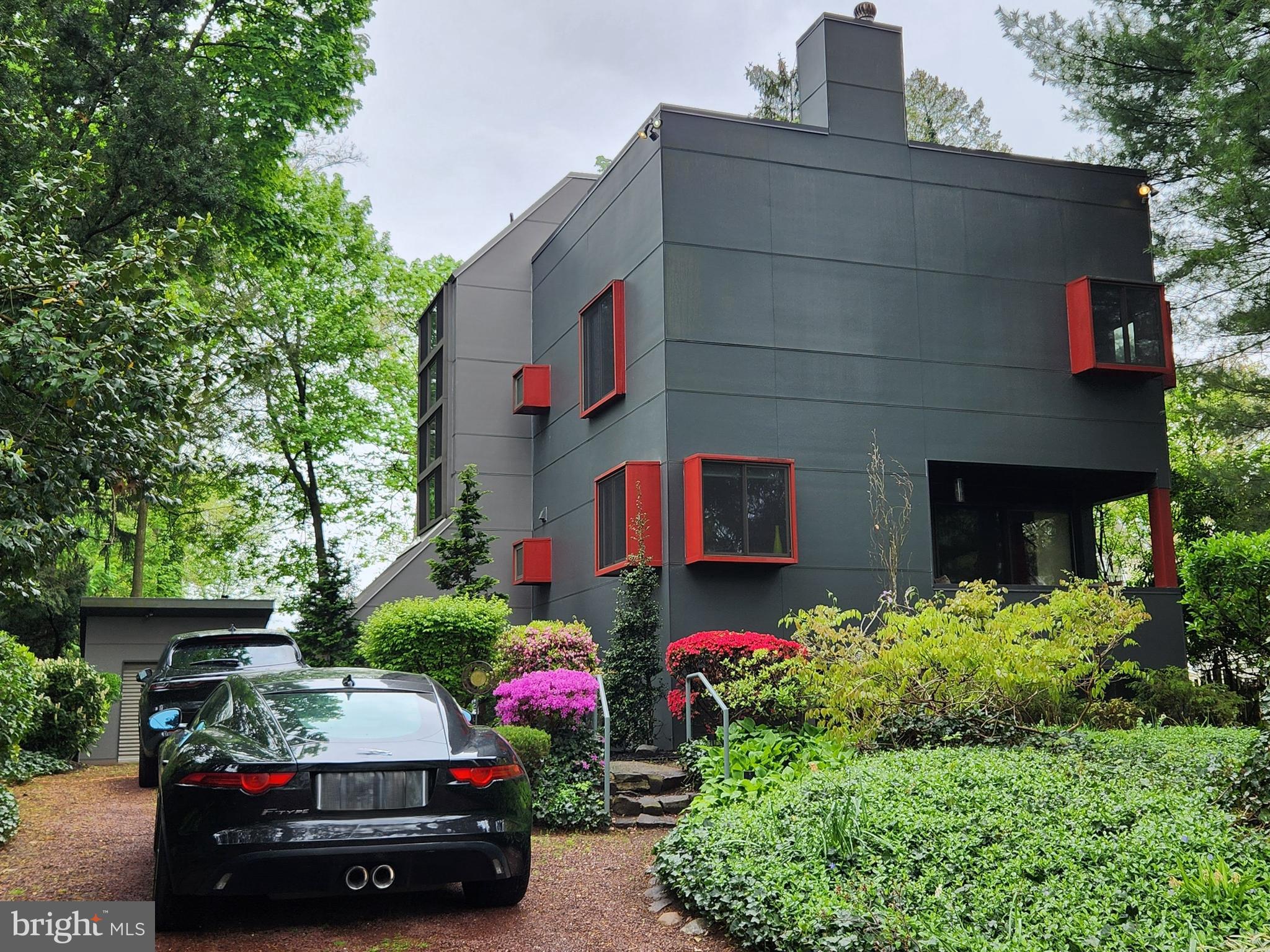 609 BRYN MAWR AVENUE
