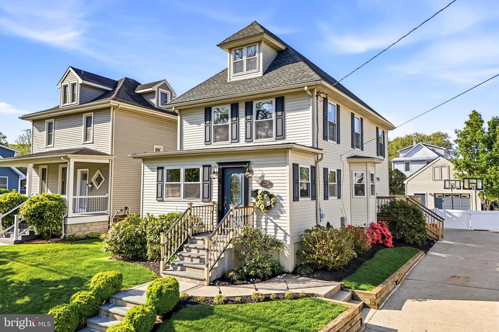 228 EMERALD AVENUE