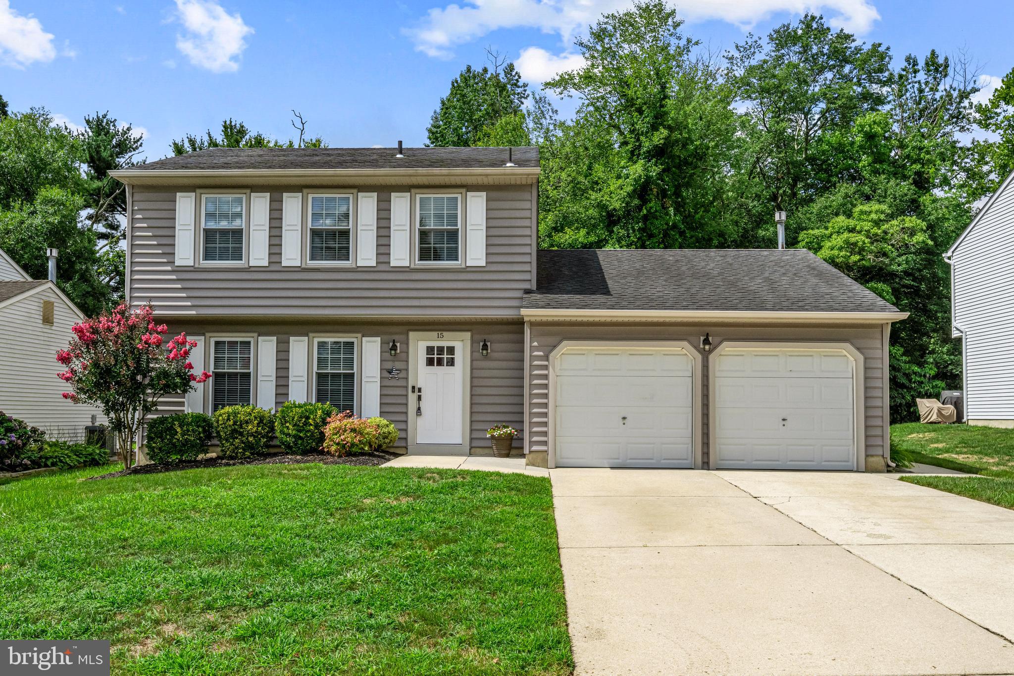 15 CRESCENT HOLLOW DRIVE