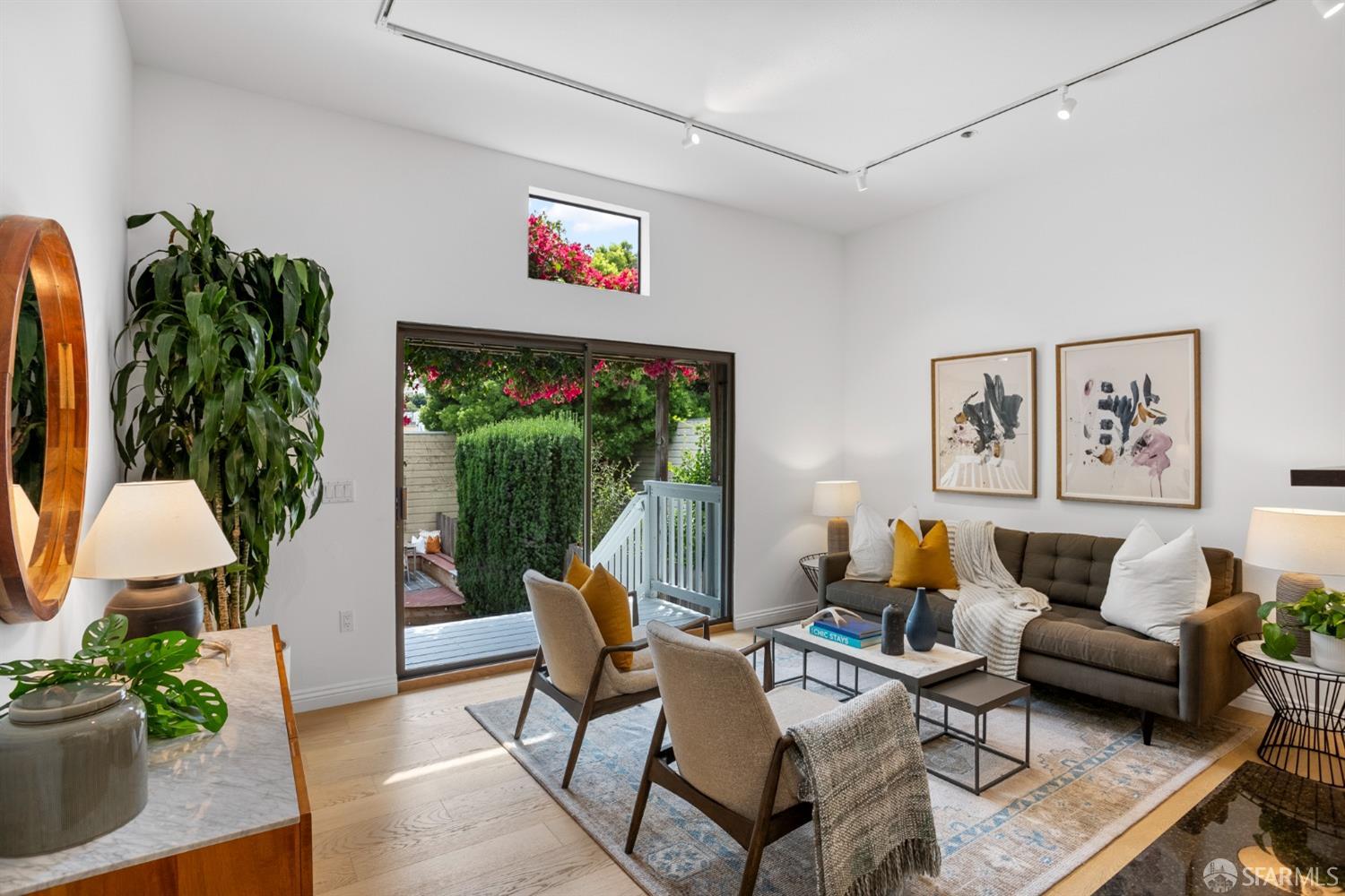 2425 Market Street # 2
