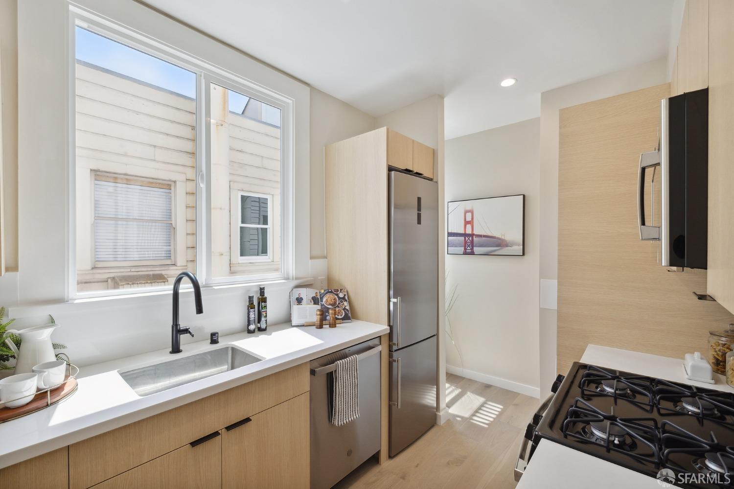 1811 Leavenworth Street # 2