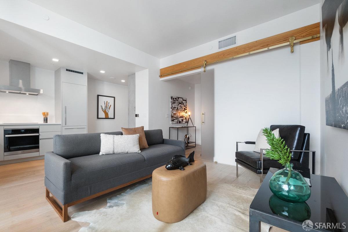1545 Pine Street # 605