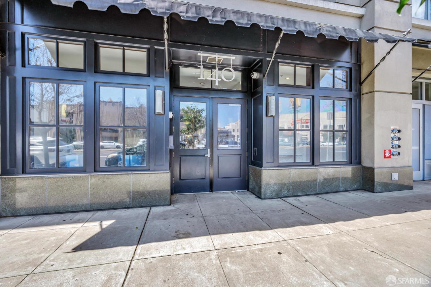 140 South Van Ness Avenue # 322