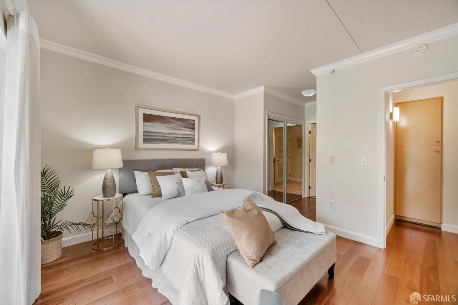 140 South Van Ness Avenue # 322