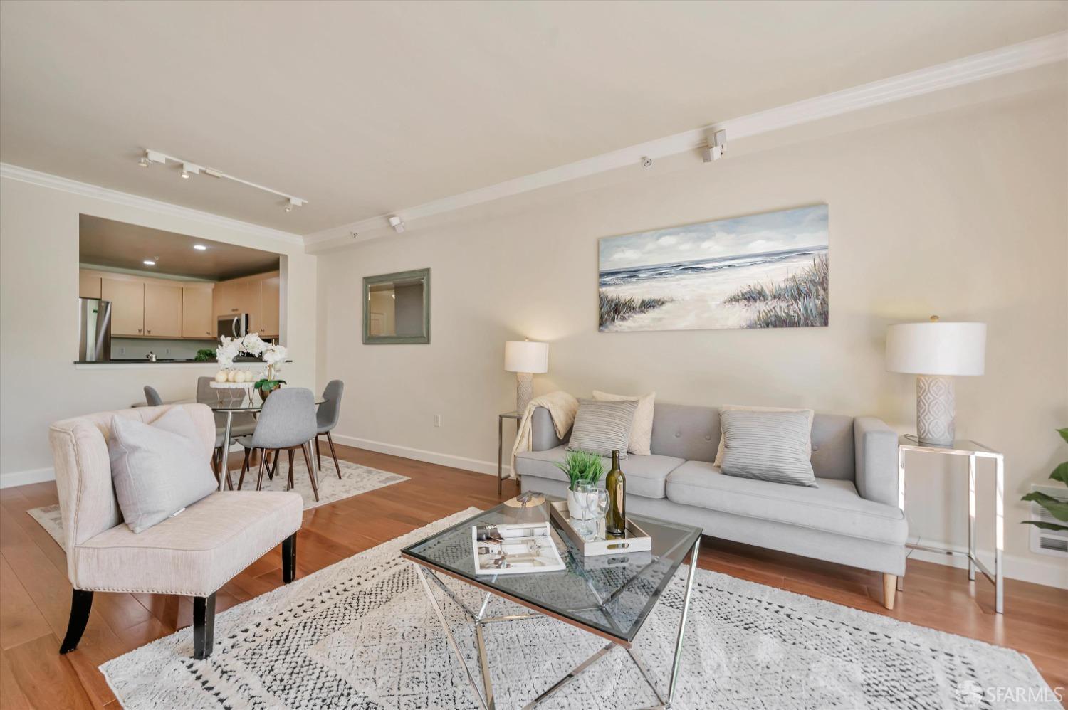 140 South Van Ness Avenue # 322