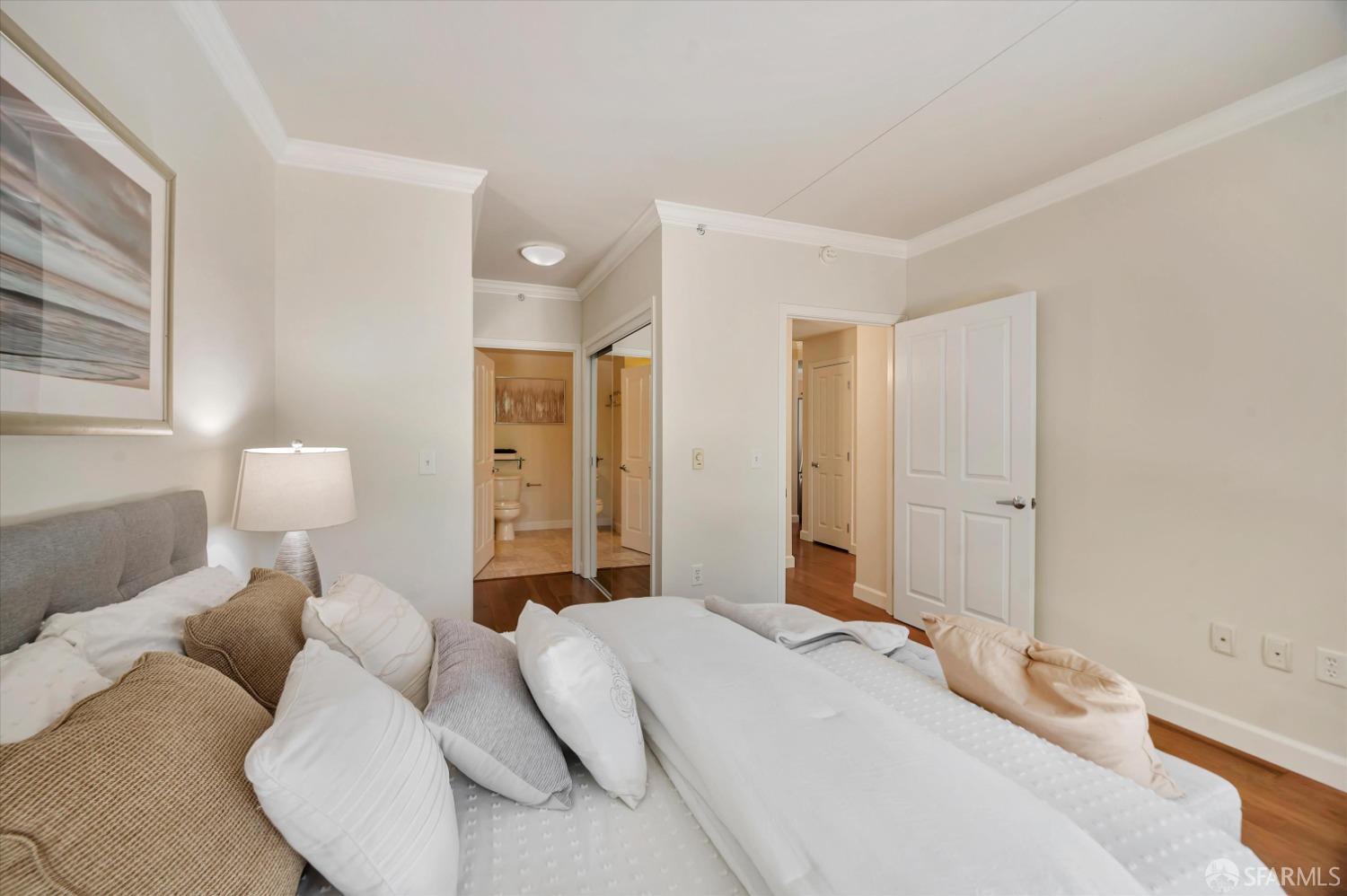 140 South Van Ness Avenue # 322