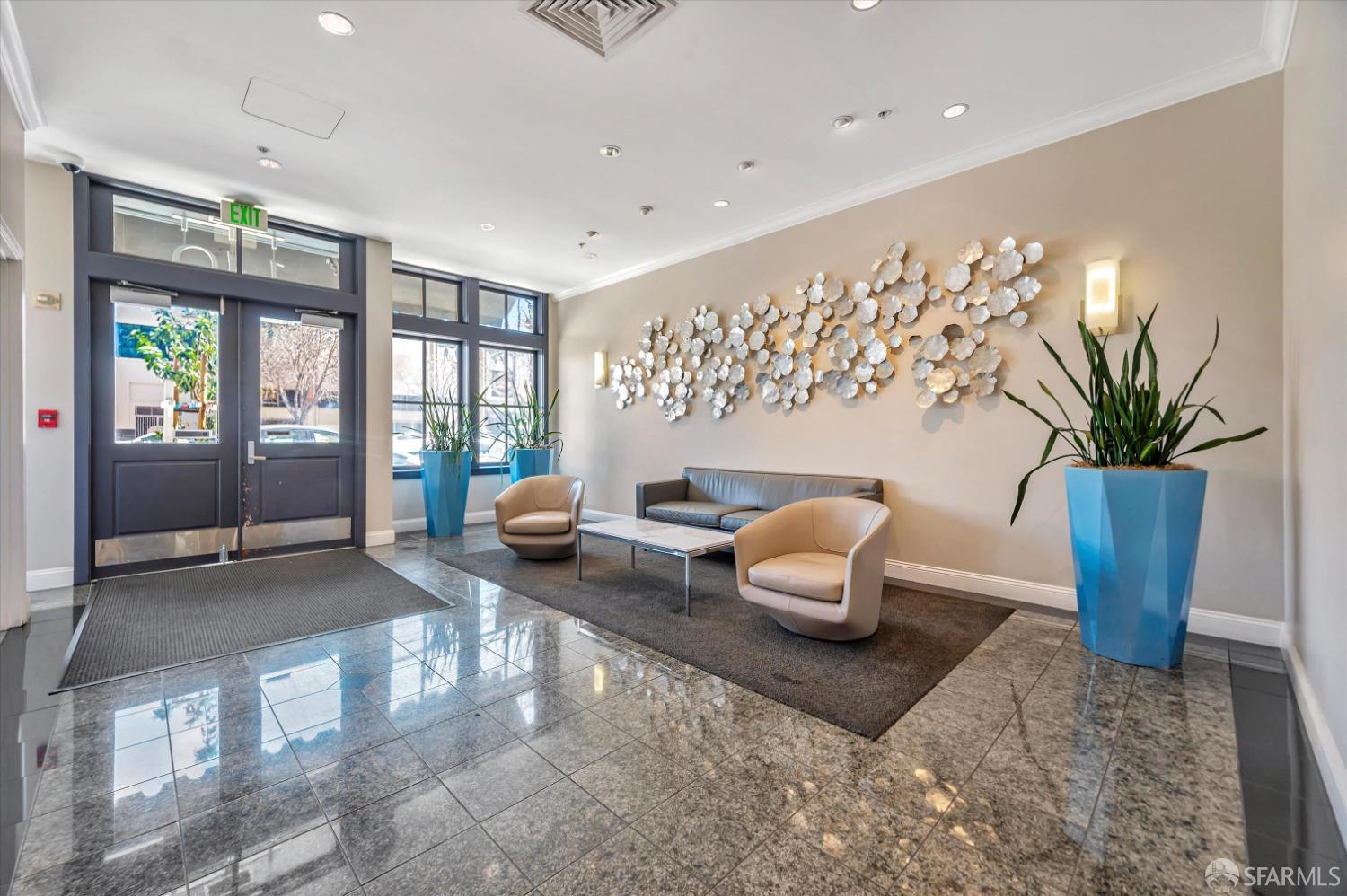 140 South Van Ness Avenue # 322