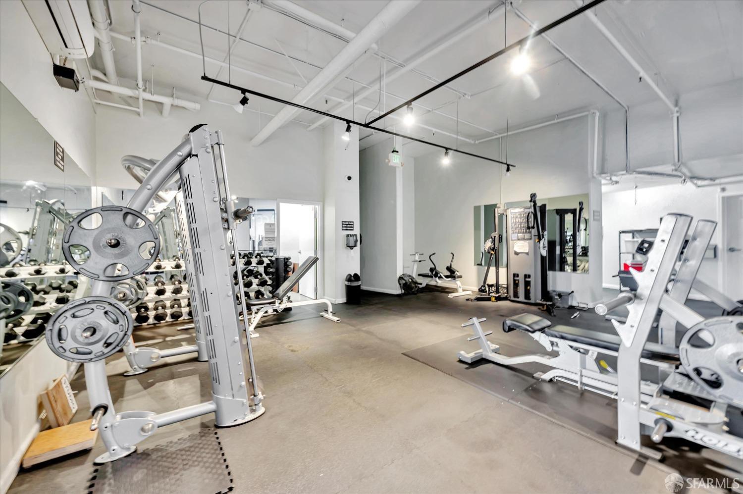 140 South Van Ness Avenue # 322