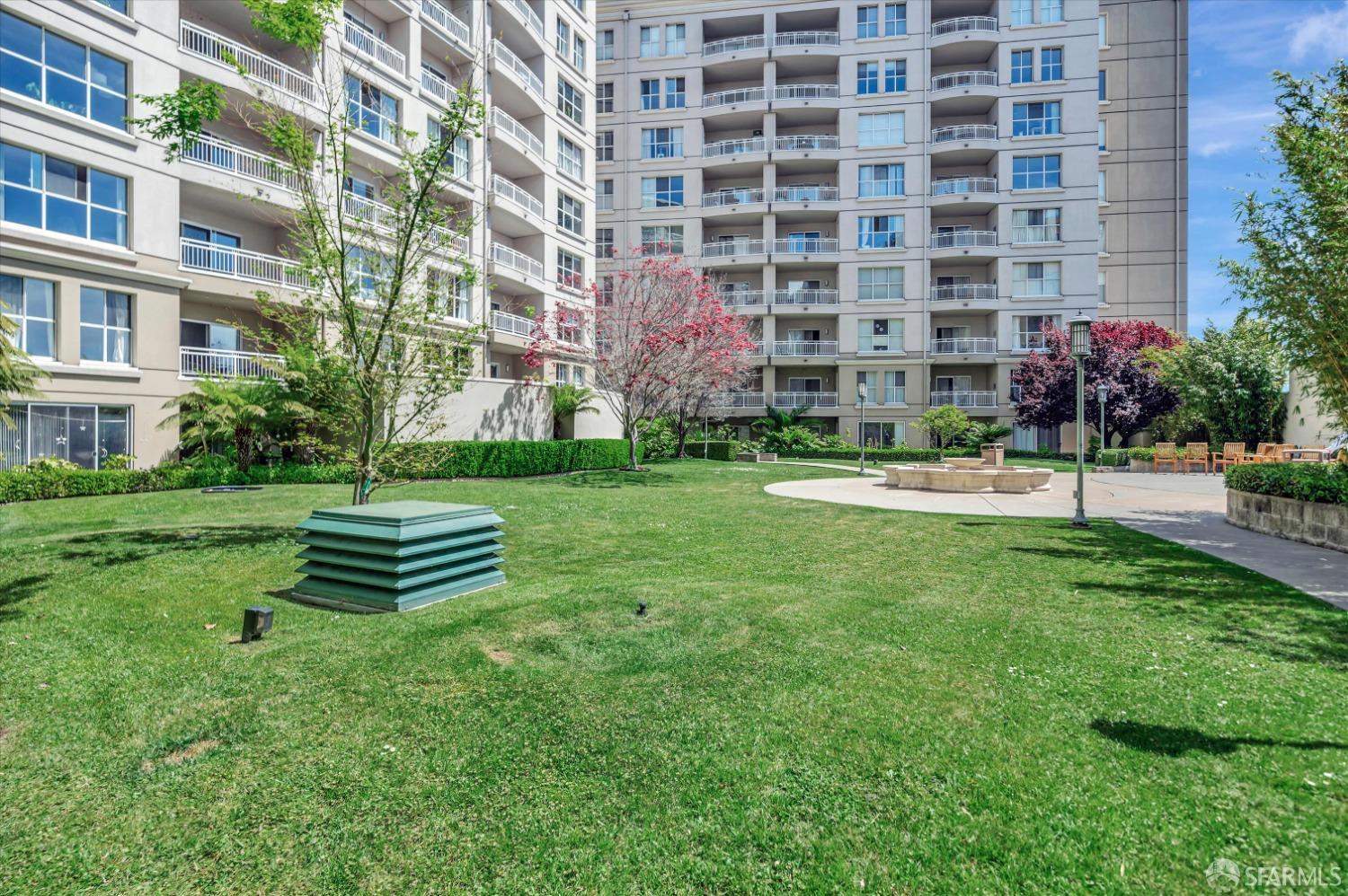 140 South Van Ness Avenue # 322
