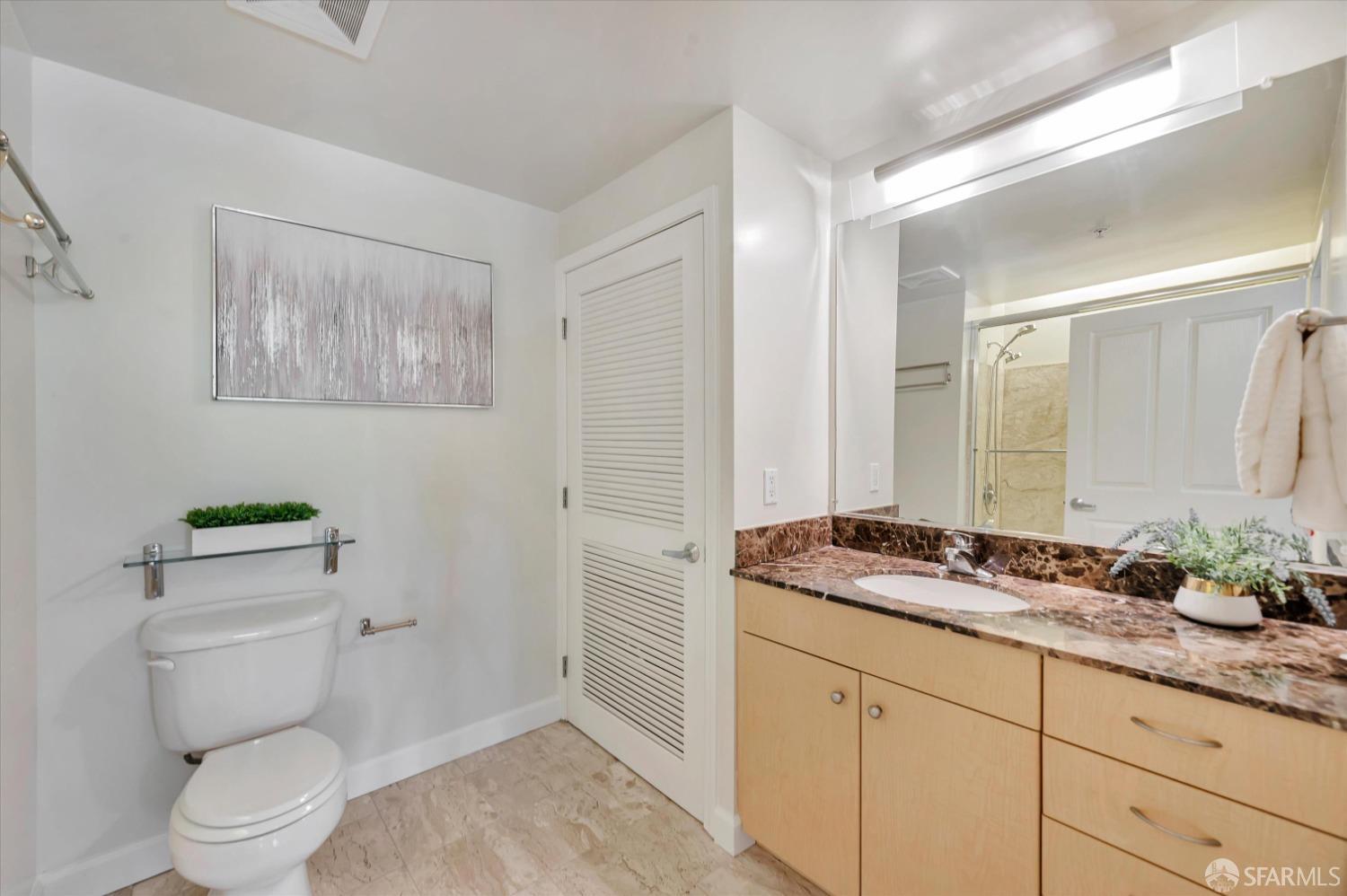 140 South Van Ness Avenue # 322