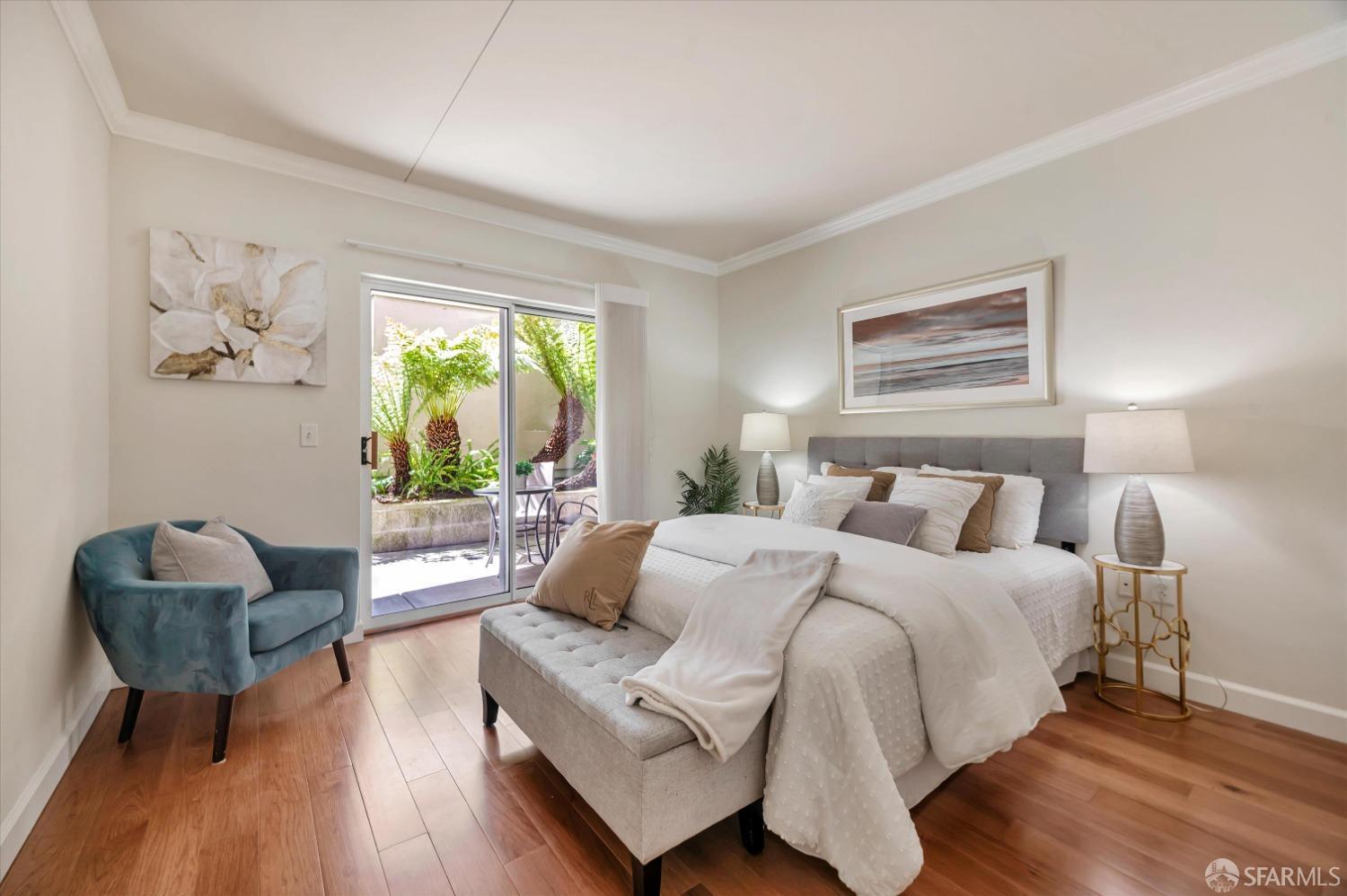 140 South Van Ness Avenue # 322