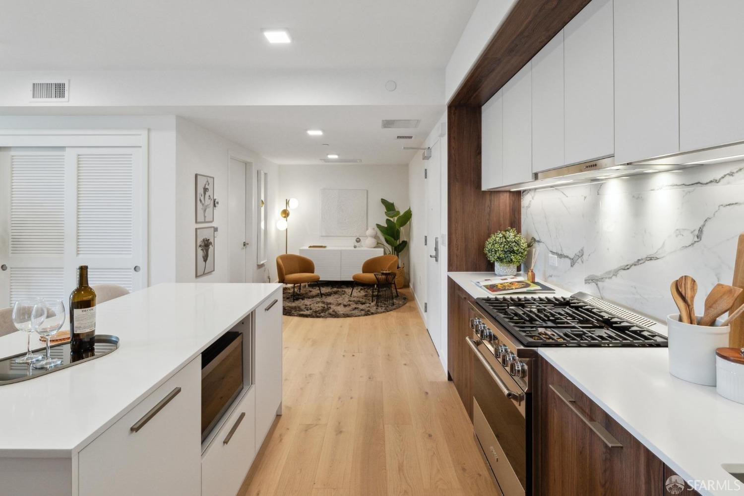 1580 Pacific Avenue # 208