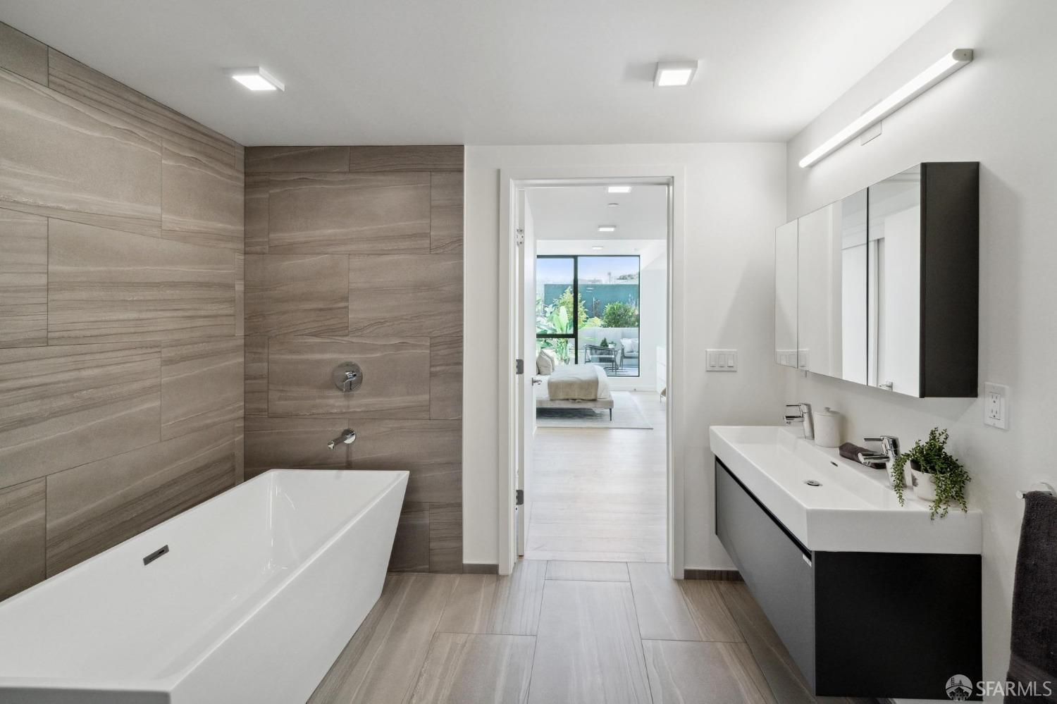 1580 Pacific Avenue # 208