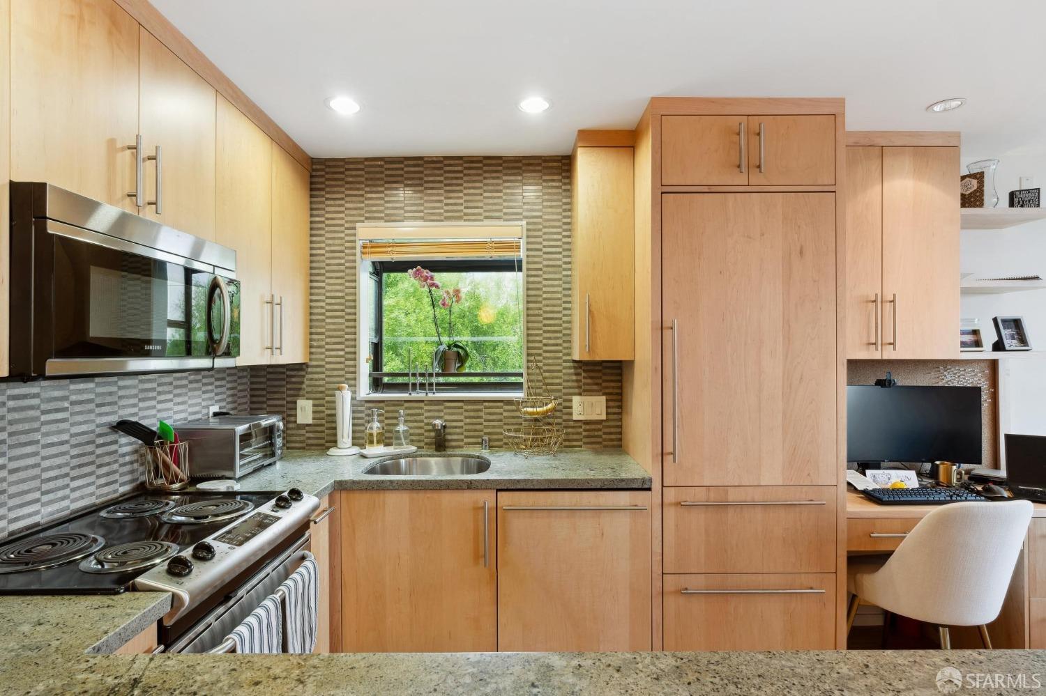 2295 Vallejo Street # 405
